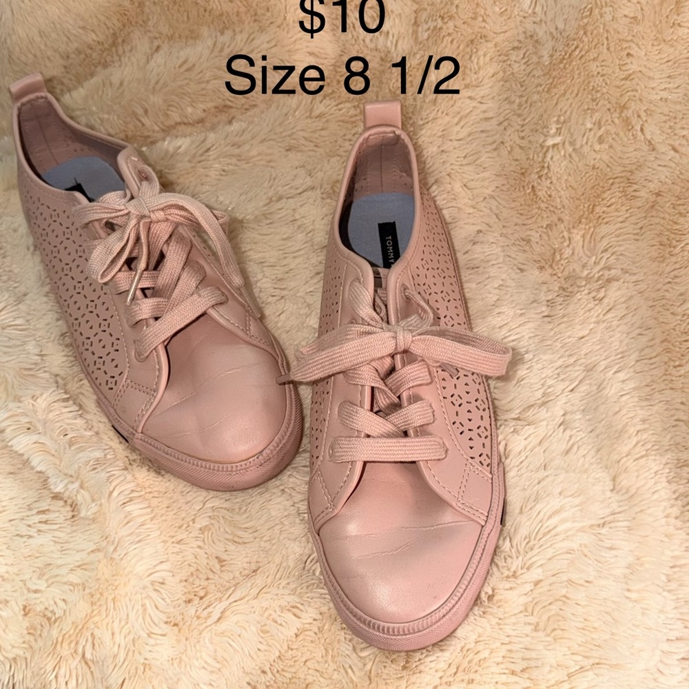 Tommy Hilfiger Women's Blush Lace-Up Sneakers